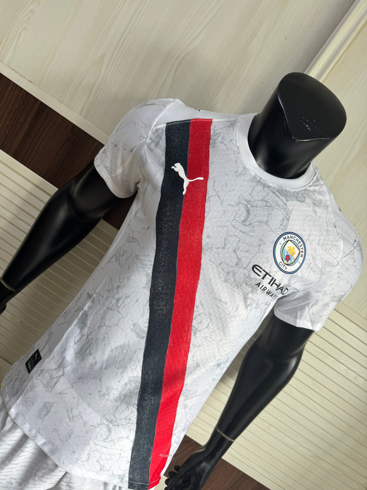 Camisa Manchester City White Stripe Edition
