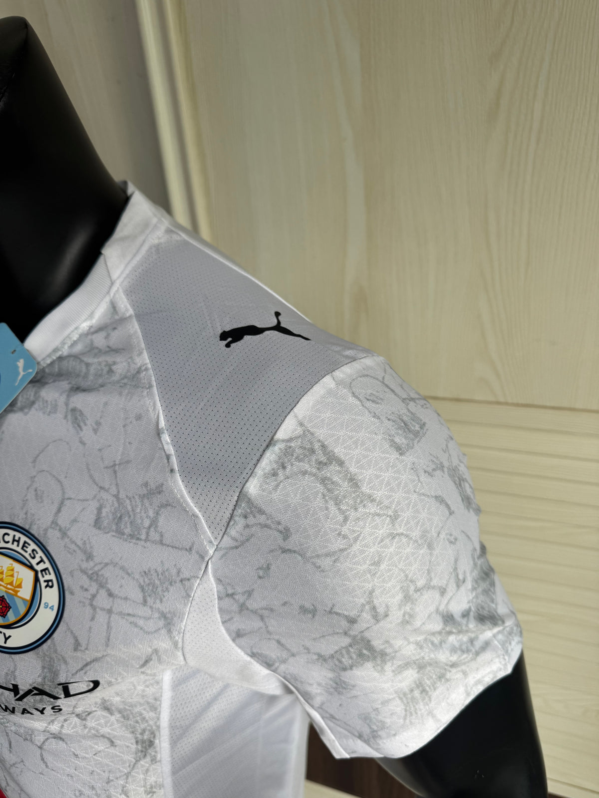 Camisa Manchester City White Stripe Edition