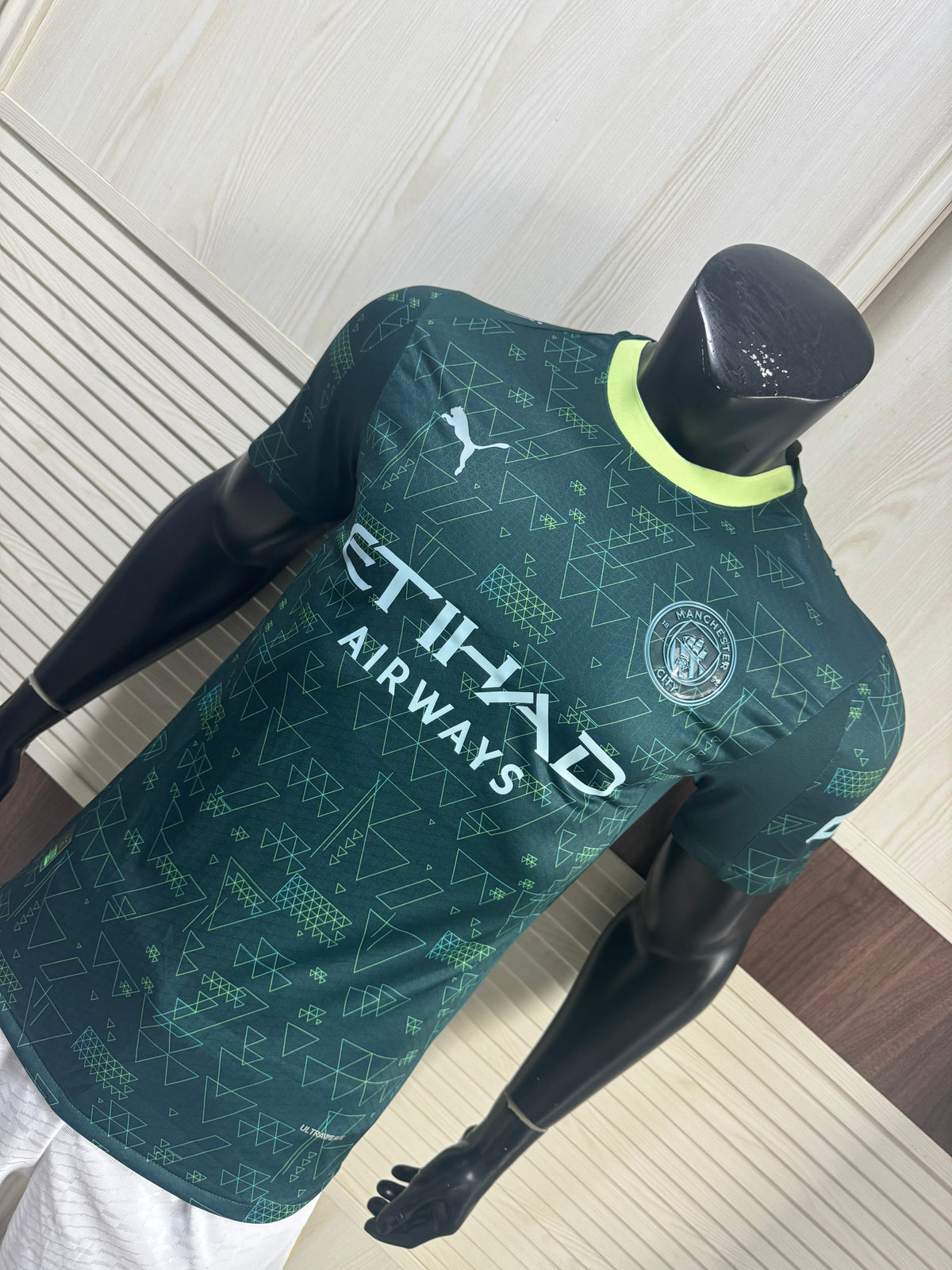 Camisa Manchester City Matrix Green 2026/27 – Versão Jogador Premium
