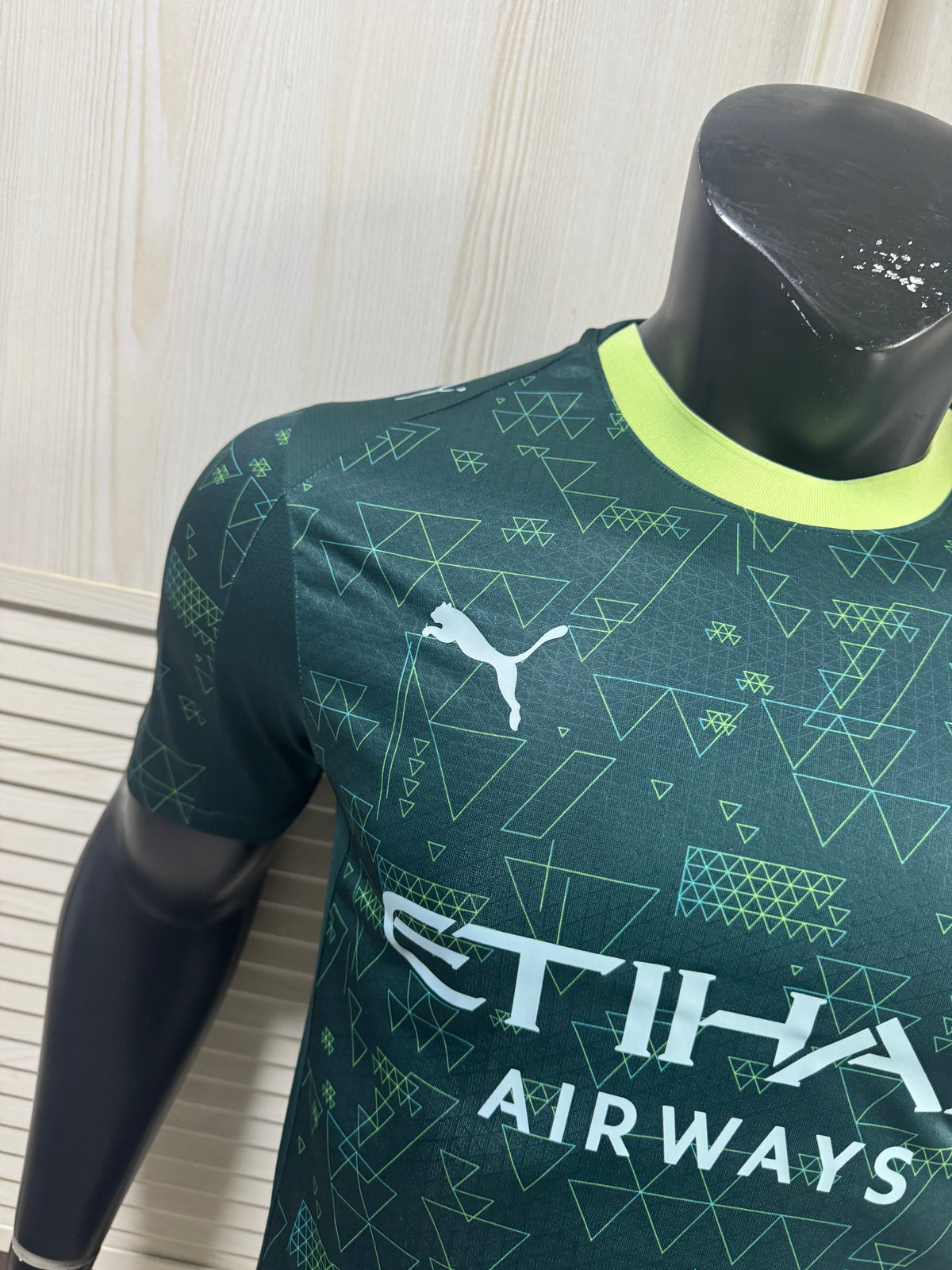 Camisa Manchester City Matrix Green 2026/27 – Versão Jogador Premium