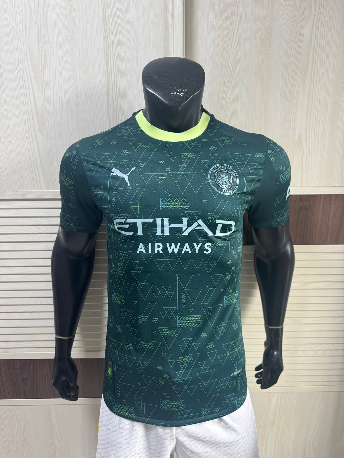 Camisa Manchester City Matrix Green 2026/27 – Versão Jogador Premium
